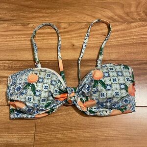 Never Worn Pattern Bikini Top. Adjustable Straps, Clasp Back, & Pads